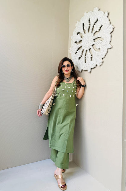 BEAUTIFUL AARI MIRROR WORK KURTI WITH PANT