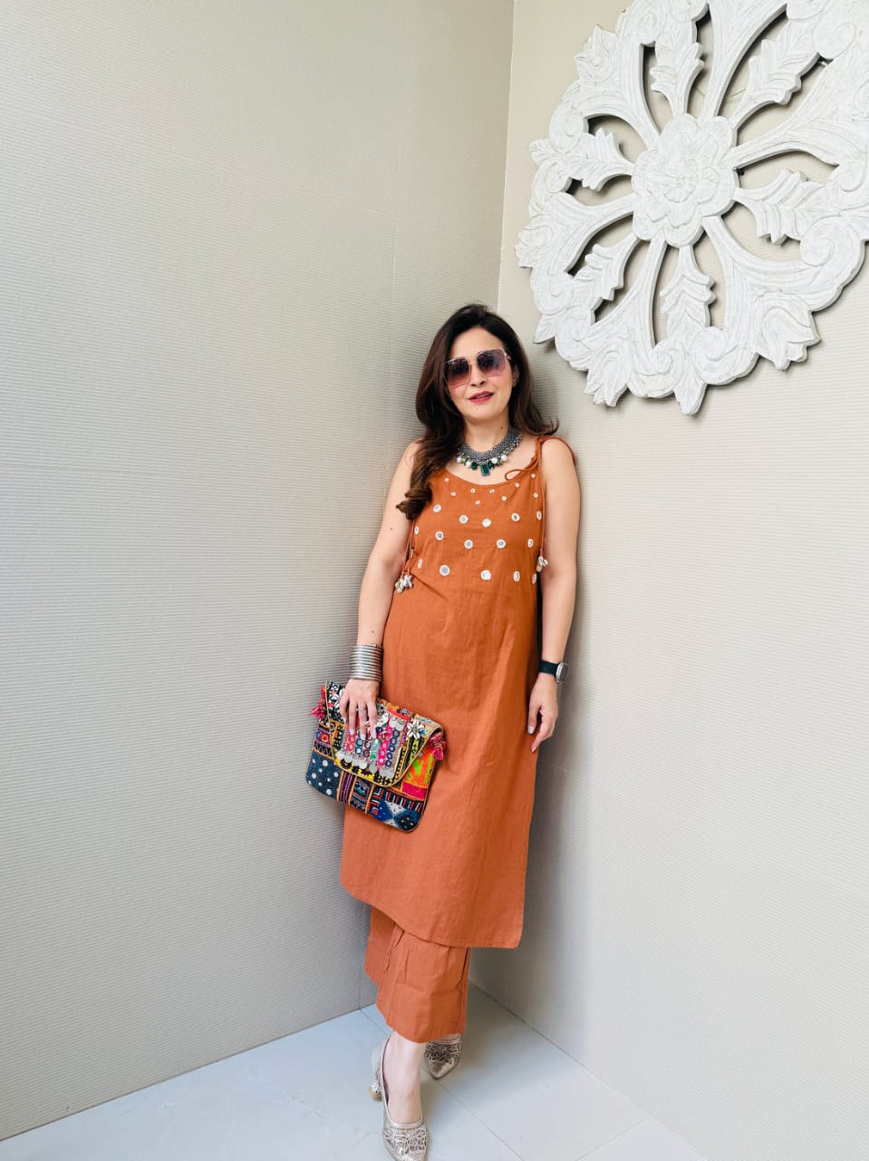 BEAUTIFUL AARI MIRROR WORK KURTI WITH PANT