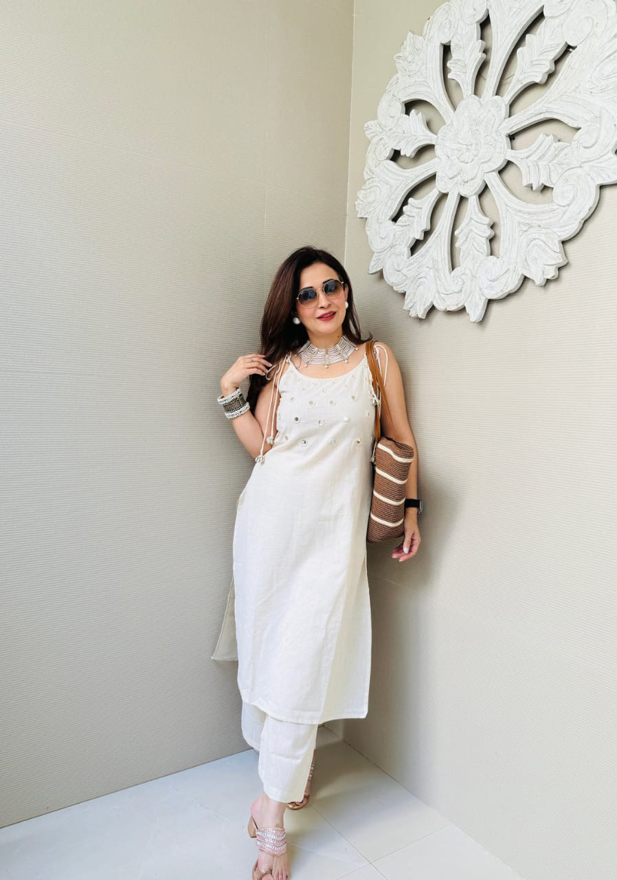 BEAUTIFUL AARI MIRROR WORK KURTI WITH PANT
