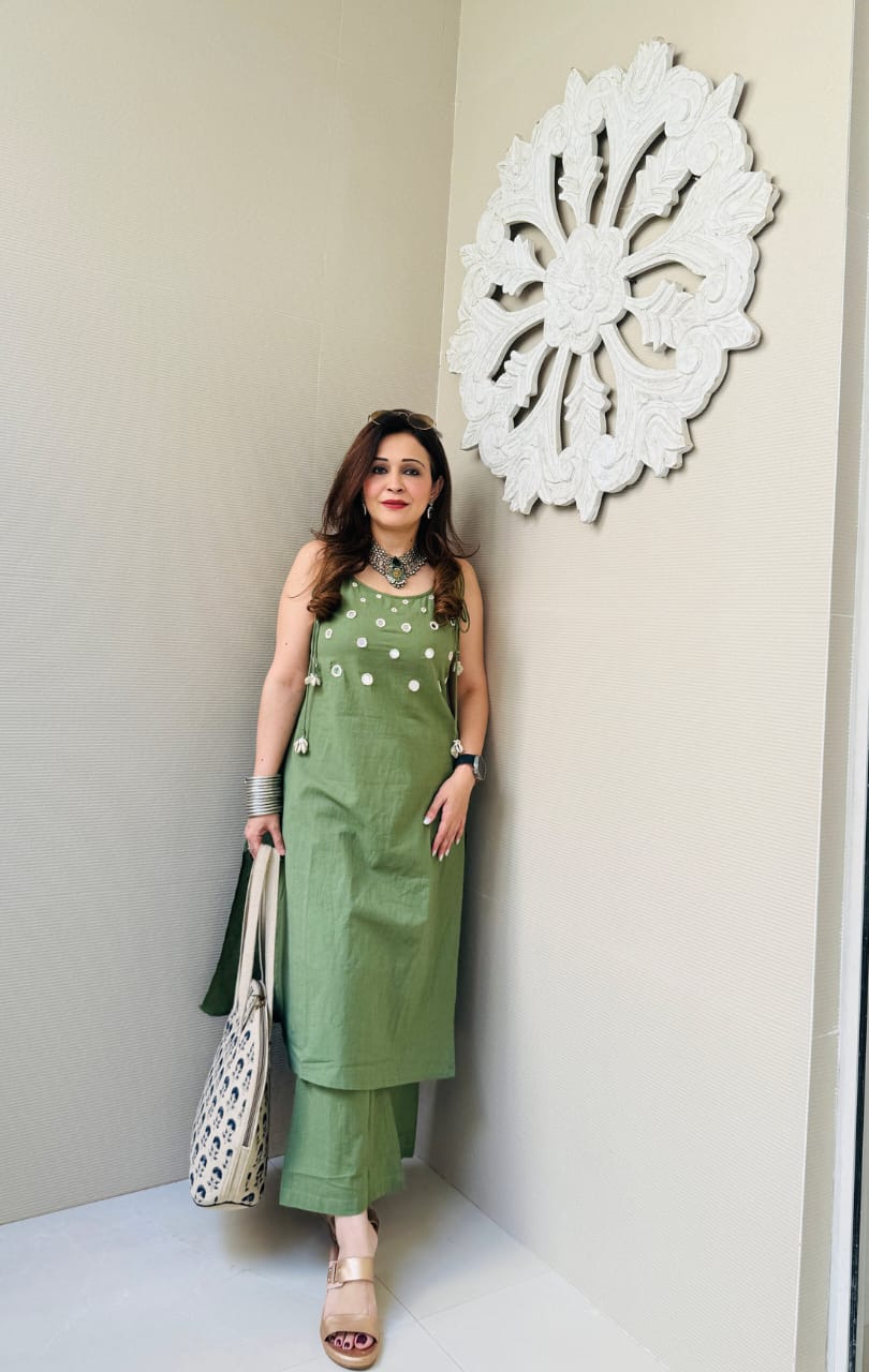 BEAUTIFUL AARI MIRROR WORK KURTI WITH PANT