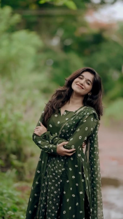 Beautiful Bandhej Print Kurta Set With Kota-Doriya Dupatta