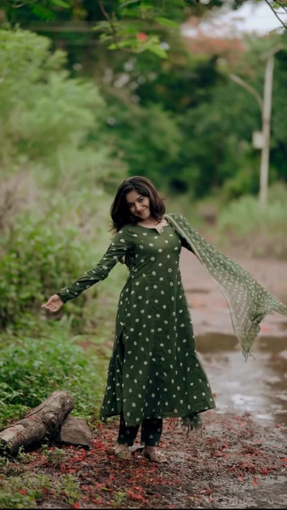 Beautiful Bandhej Print Kurta Set With Kota-Doriya Dupatta
